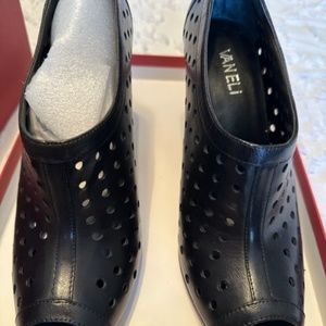 Vaneli Heels - Porter, Black, Size 9 NEW